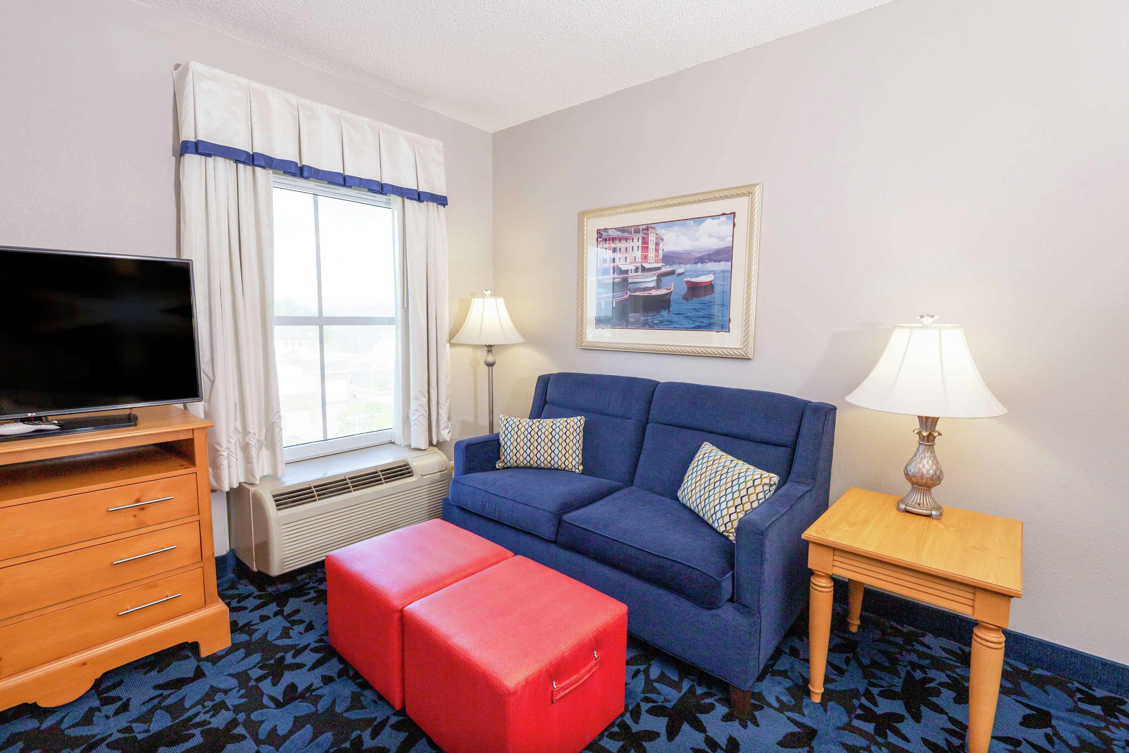 Hampton Inn & Suites Jacksonville Deerwood Park Bagian luar foto
