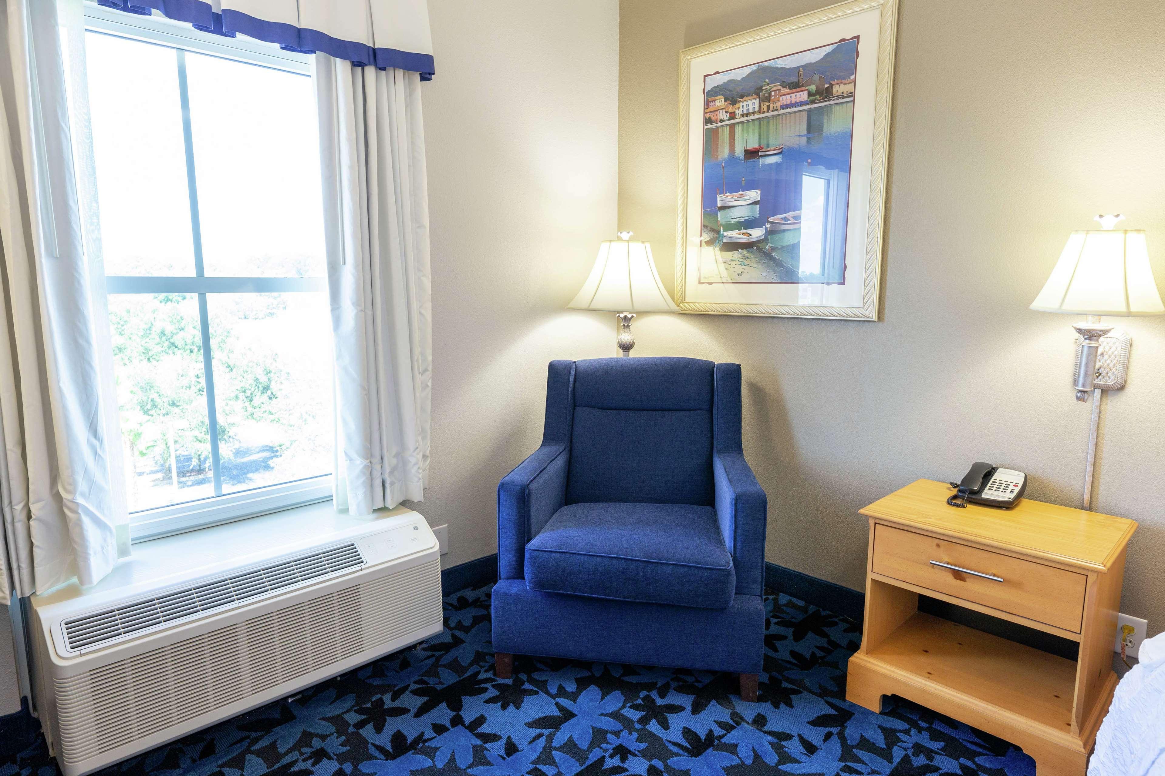 Hampton Inn & Suites Jacksonville Deerwood Park Bagian luar foto