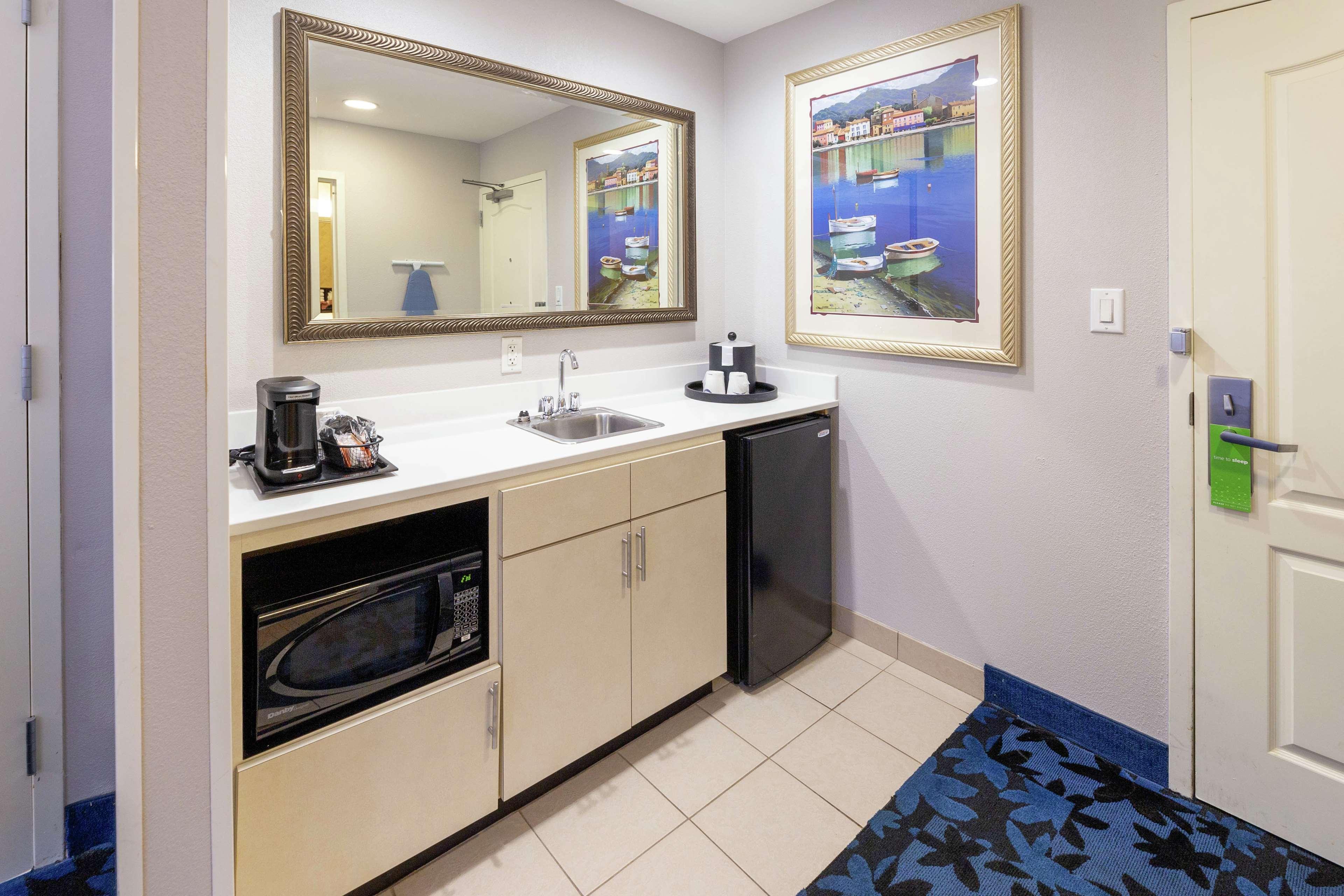 Hampton Inn & Suites Jacksonville Deerwood Park Bagian luar foto