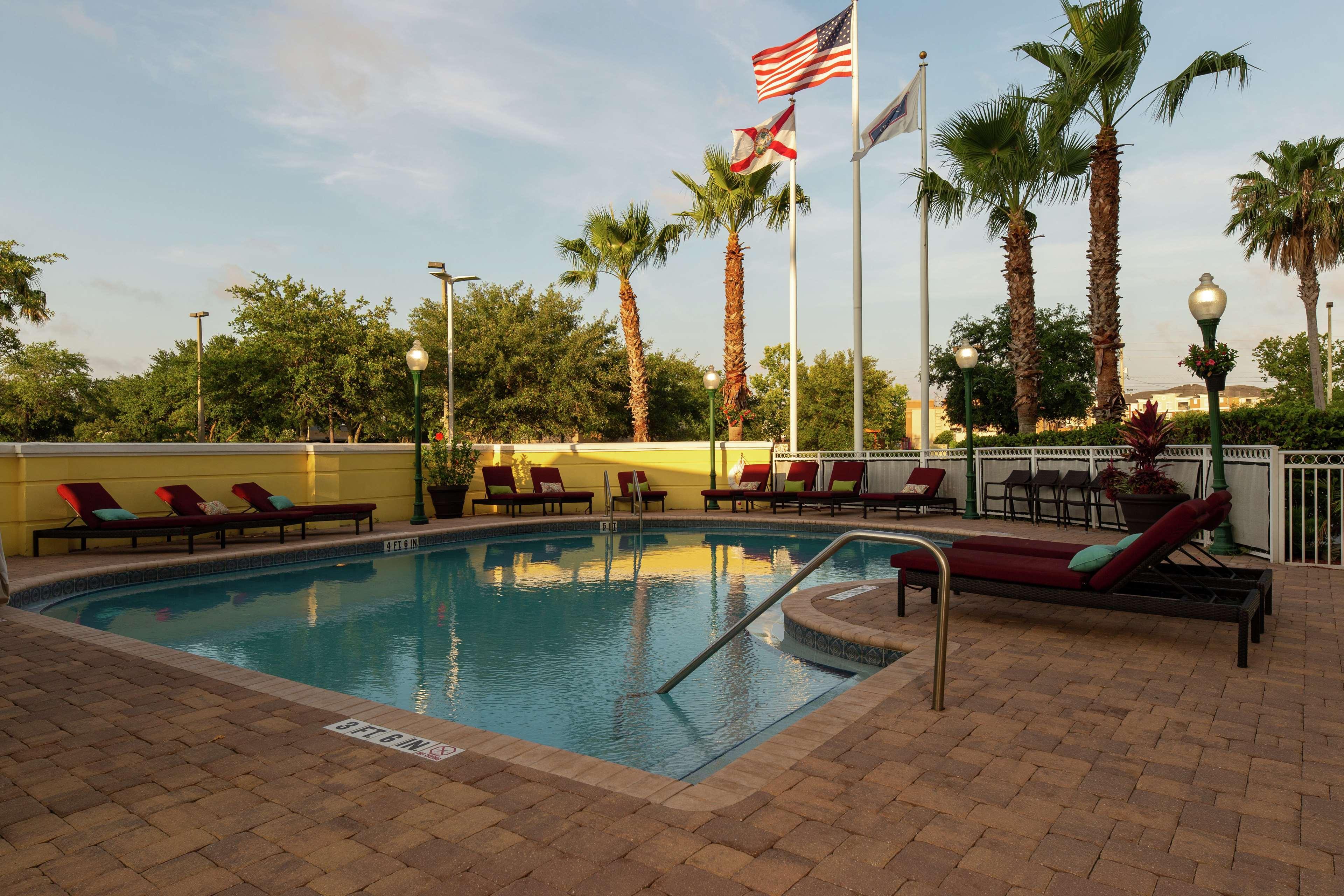 Hampton Inn & Suites Jacksonville Deerwood Park Bagian luar foto