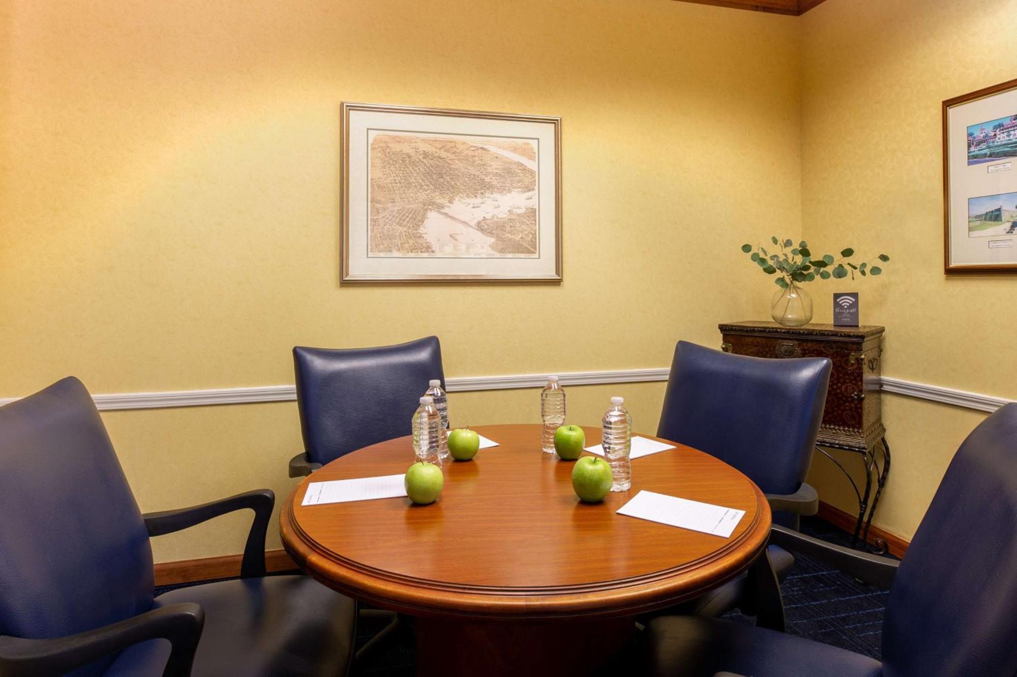 Hampton Inn & Suites Jacksonville Deerwood Park Bagian luar foto
