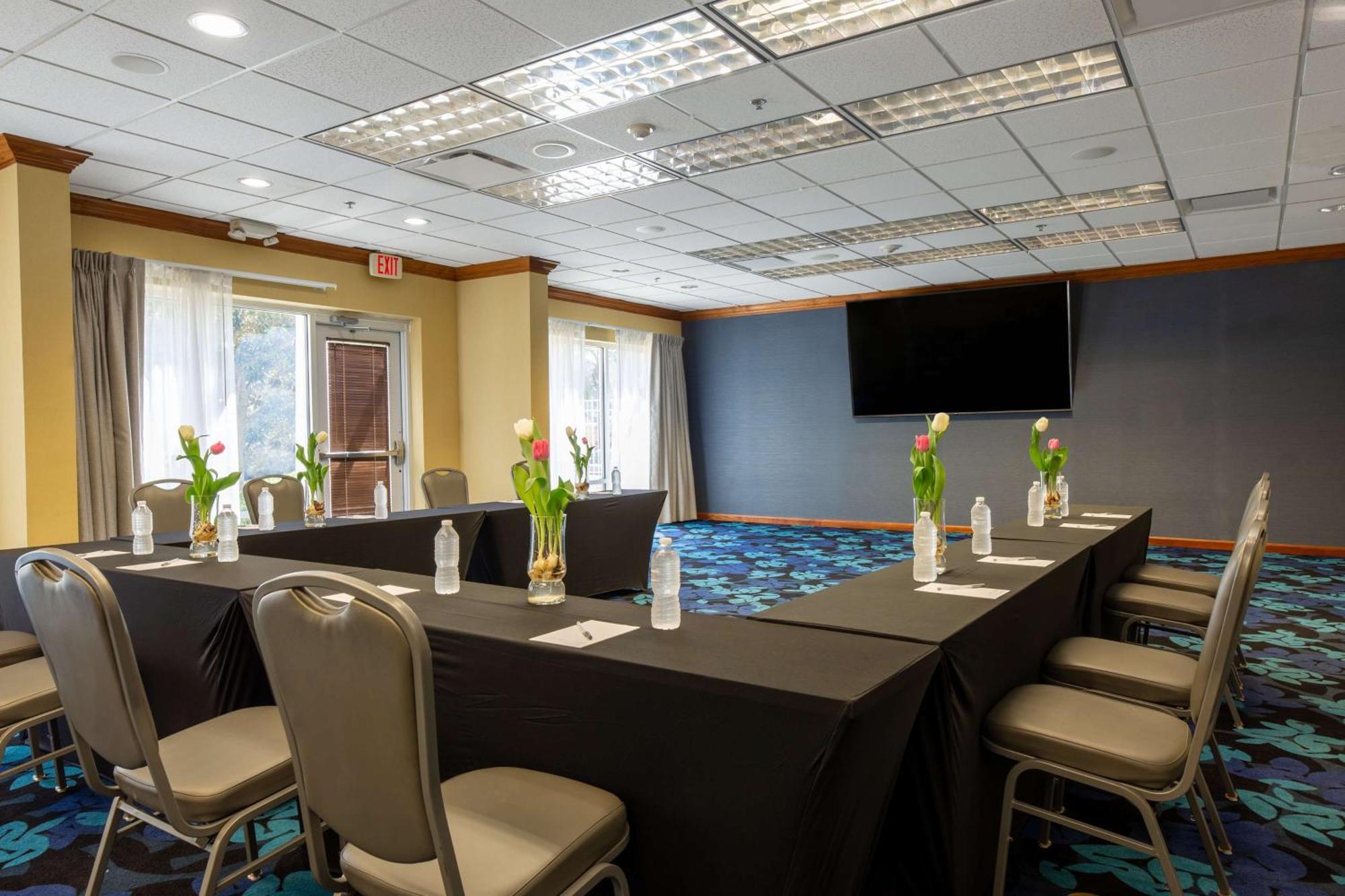 Hampton Inn & Suites Jacksonville Deerwood Park Bagian luar foto