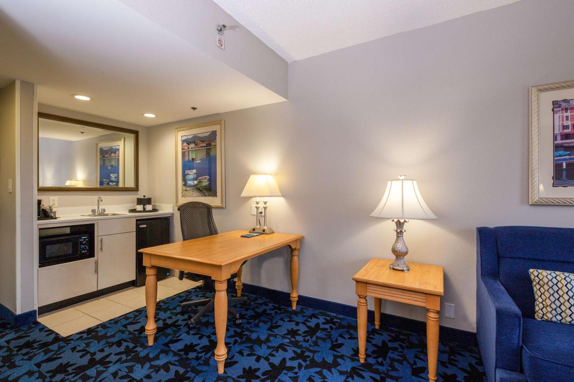 Hampton Inn & Suites Jacksonville Deerwood Park Bagian luar foto