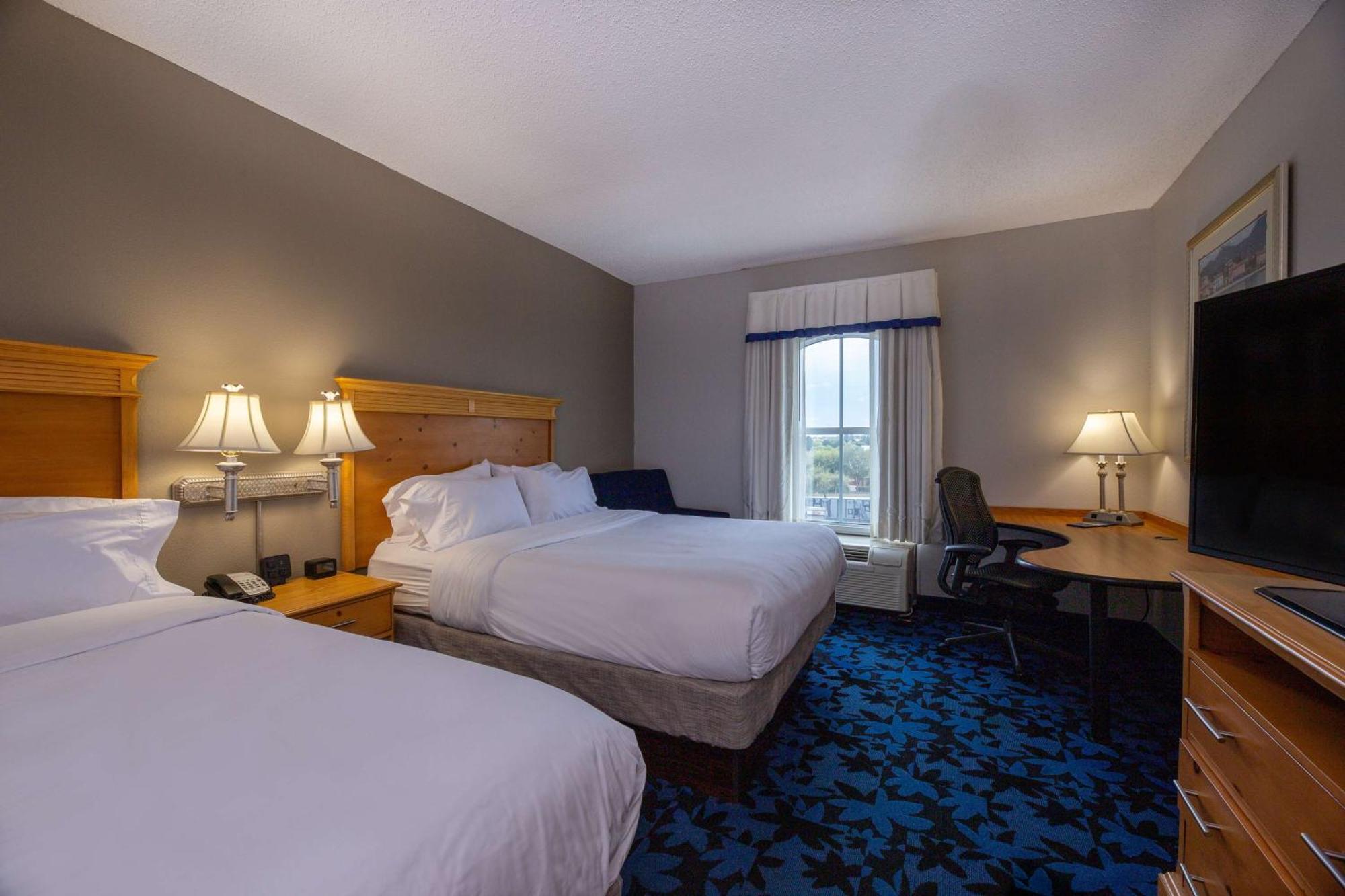 Hampton Inn & Suites Jacksonville Deerwood Park Bagian luar foto