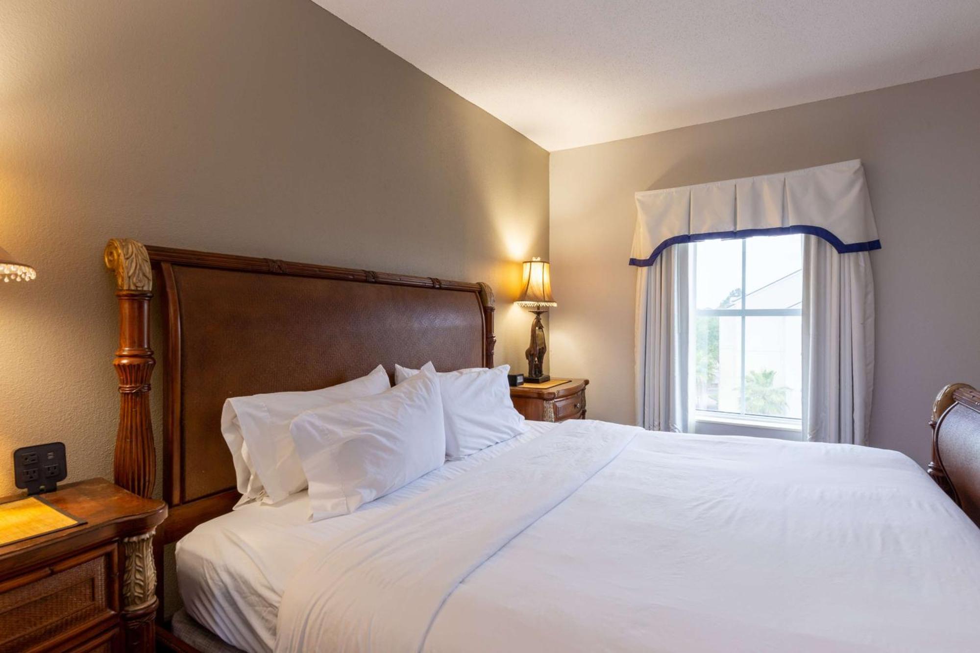 Hampton Inn & Suites Jacksonville Deerwood Park Bagian luar foto