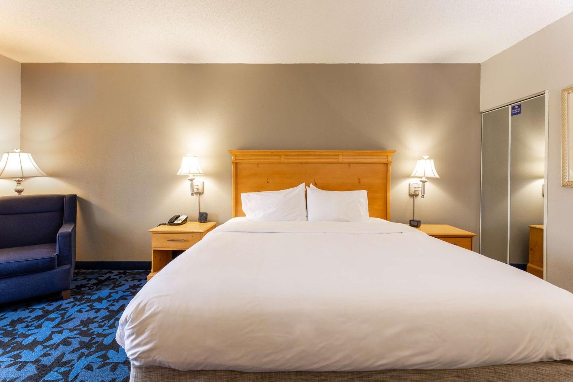 Hampton Inn & Suites Jacksonville Deerwood Park Bagian luar foto