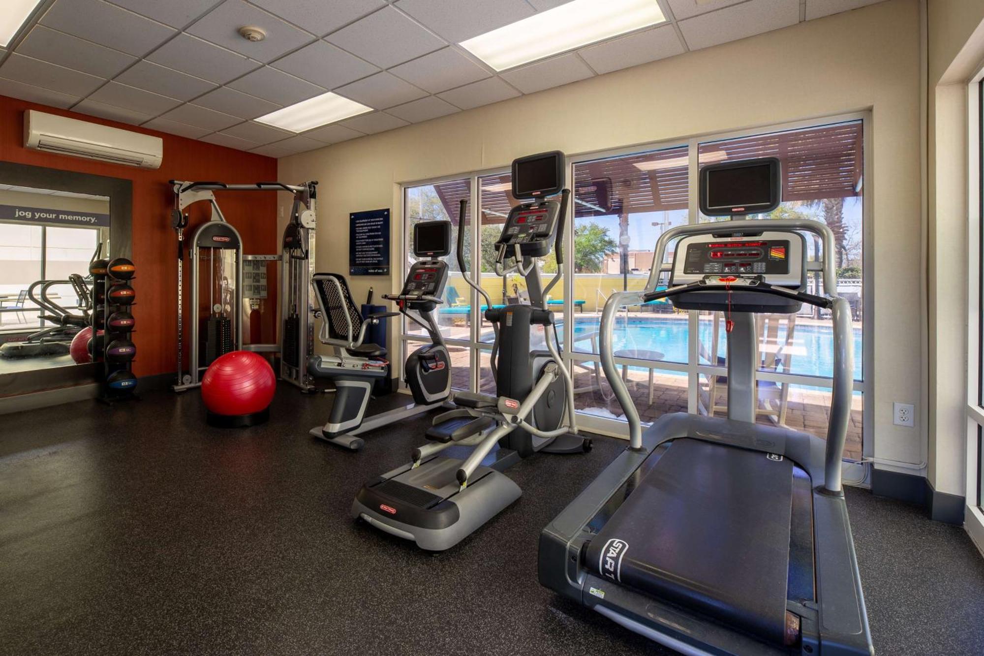 Hampton Inn & Suites Jacksonville Deerwood Park Bagian luar foto